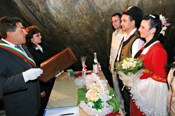 Сватба в Ягодинска пещера
